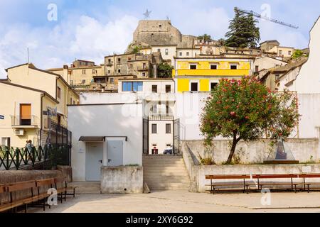 Guardia Sanframondi (Benevento, Italien) - Blick auf die kleine Stadt Kampanien. Stockfoto