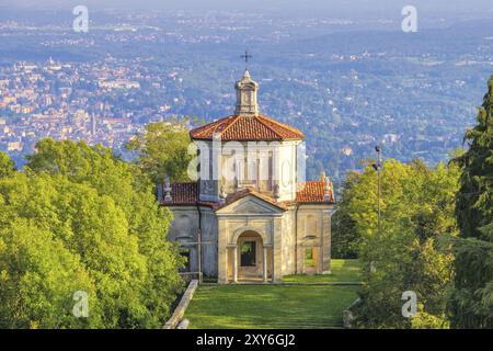 Sacro Monte di Varese Kapelle L'Assunzione di Maria, Sacro Monte di Varese, Mariä Himmelfahrt, vierzehnte Kapelle zum Heiligtum Santa Maria d Stockfoto