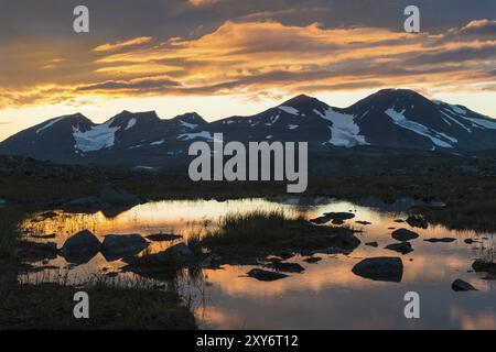 Das Acre Massiv in der Abenddämmerung, Stora Sjoefallet Nationalpark, Laponia Weltkulturerbe, Norrbotten, Lappland, Schweden, Juli 2013, Europa Stockfoto