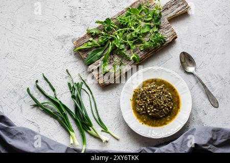 Grüne Heilpflanzen Mahlzeit, traditionelle türkische gesunde Nahrung Pfannar Stockfoto