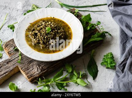 Grüne Heilpflanzen Mahlzeit, traditionelle türkische gesunde Nahrung Pfannar Stockfoto