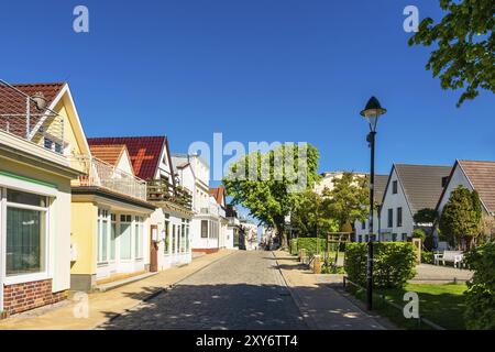 Gebäude in Warnemünde an einem sonnigen Tag Stockfoto