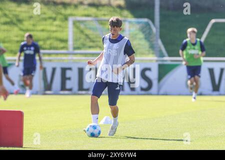 Gelsenkirchen, Deutschland. August 2024. 28.08.2024, Fussball, Saison 2024/2025, 2. Bundesliga, Training FC Schalke 04, Max Grüger (FC Schalke 04) Foto: Tim Rehbein/RHR-FOTO/dpa/Alamy Live News Stockfoto