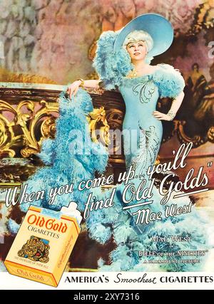 Mae West „Old Gold“ Cigarettes Ad (1934) wirbt auch für den Film Belle of the Neunties Stockfoto