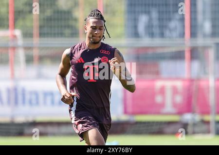 Michael Olise (FC Bayern München 17), Oeffentliches Training, FC Bayern München, Fussball, Saison 24/25, 28.08.2024, Foto: Eibner-Pressefoto/Jenni Maul Stockfoto