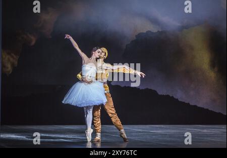 Marius Petipa brachte 1877 die Choreographie LA BAYADERE auf die Bühne in St. Petersburg. Glücklicherweise sind die Anmerkungen des Originals Prese Stockfoto