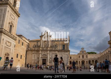 Lecce, Italien. August 2024. Allgemeiner Blick auf die Kathedrale Santa Maria Assunta, besser bekannt als Dom, in Lecce, Italien. (Foto: Andrea Gulí/SOPA Images/SIPA USA) Credit: SIPA USA/Alamy Live News Stockfoto