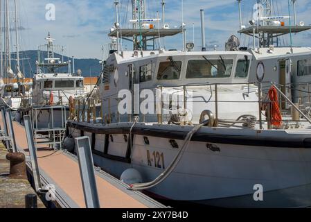 Marin, Pontevedra, Spanien. August 2024. Ministerin Margarita Robles besucht die Einrichtungen der Marineschule von Marin, wo ihre Königliche Hoheit Prinzessin Leonor morgen ihren zweiten Zyklus der militärischen Ausbildung absolviert. Gutschrift. Xan Gasalla / Alamy Live News. Stockfoto