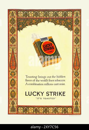 Vintage-Werbung für Lucky Strike Zigaretten, gedruckt in der Dezember 1925 Ausgabe des Elks Magazine Stockfoto