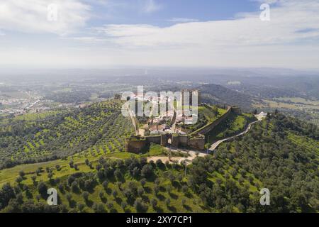 Evoramonte Drohne aus der Vogelperspektive von Dorf und Schloss in Alentejo, Portugal, Europa Stockfoto