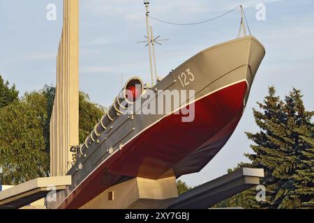 Torpedoboot, das Denkmal für Baltische Seeleute. Kaliningrad (früher Königsberg), Russland, Europa Stockfoto