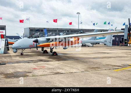 Türkische Luft- und Raumfahrtindustrie (TAI) Aksungur unbemanntes Kampfflugzeug (UCAS) auf der Pariser Flugschau. Le Bourget, Frankreich - 22. Juni 2023 Stockfoto