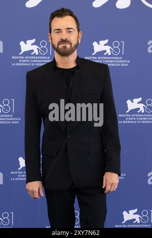 News - BeetleJuice BeetleJuice - Photocall - das 81. Internationale Filmfestival von Venedig Justin Theroux posiert während des Fotoaufrufs des Eröffnungsfilms BeetleJuice BeetleJuice unter der Regie von Tim Burton am 28. August 2024 während des 81. Internationalen Filmfestivals von Venedig im Lido von Venedig. Foto: Cinzia Camela. Lido di Venezia Palazzo del Cinema Italien Copyright: XCinziaxCamelax/xLiveMediax LPN 1490481 Stockfoto