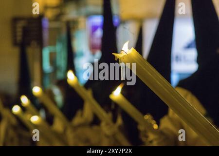 Cofrades en la plaza Major, Prozession de jueves santo, Palma, Mallorca, Islas Baleares, Espana Stockfoto