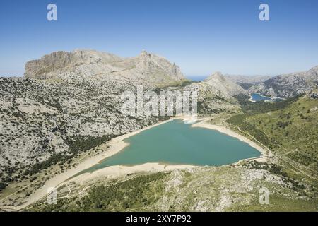 Cuber und Gorg Blau, künstliches Wasserreservoir an den Hängen des Puig Major, Escorca, Naturpark der Sierra de Tramuntana, Mallorca, Balearen Stockfoto