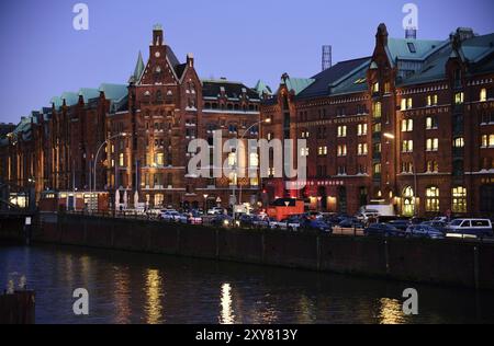 Europa, Deutschland, Hamburg, historisches Lagerviertel, Blick vom Zollkanal auf die ehemaligen Backsteinlager, Hamburg, Bundesrepublik Stockfoto