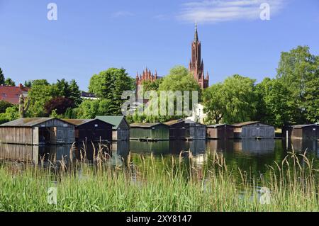 Europa, Deutschland, Mecklenburg-Vorpommern, Inselstadt Malchow, Blick auf das Kulturzentrum Kloster Malchow, Klosteranlage aus dem 13. jahrhundert Stockfoto