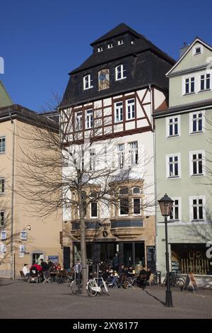 Das historische Gebäude auf dem Jenaer Marktplatz ist heute eine Kaffeerösterei Stockfoto