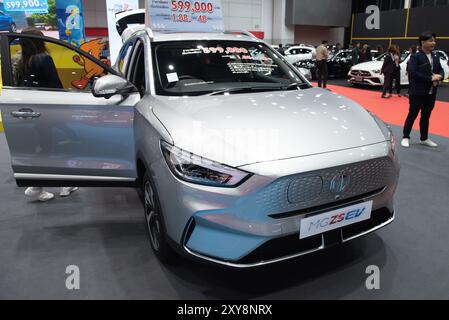 Bangkok, Thailand. August 2024. MG ZS EV wird am 28. August 2024 auf der Veranstaltung Bangkok International Grand BIG MOTOR SALE 2024 im Bangkok International Trade and Exhibition Center (BITEC) in Bangkok, Thailand, ausgestellt. (Foto: Teera Noisakran/SIPA USA) Credit: SIPA USA/Alamy Live News Stockfoto