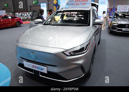 Bangkok, Thailand. August 2024. MG ZS EV wird am 28. August 2024 auf der Veranstaltung Bangkok International Grand BIG MOTOR SALE 2024 im Bangkok International Trade and Exhibition Center (BITEC) in Bangkok, Thailand, ausgestellt. (Foto: Teera Noisakran/SIPA USA) Credit: SIPA USA/Alamy Live News Stockfoto