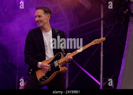 Das Feeling tritt am 25. August 2024 auf der Hauptbühne des CarFest auf der Laverstoke Park Farm auf. Overton, Hampshire. Quelle: Michael Palmer, Alamy Live Stockfoto