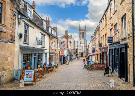 Ironmonger Street im Stadtzentrum, Stamford, Lincolnshire, England, Großbritannien Stockfoto