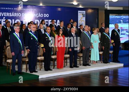 Brasília, DF - 28.08.2024: LULA 25 ANOS MINISTÉRIO da DEFESA - an diesem Mittwoch (28) nimmt der brasilianische Präsident Luiz Inácio Lula da Silva an der Zeremonie zur Feier des 25. Jahrestages des Verteidigungsministeriums und des Beginns der freiwilligen Einberufung von Frauen Teil, eine beispiellose Maßnahme in der Armee. (Foto: Ton Molina/Fotoarena) Stockfoto