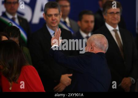 Brasília, DF - 28.08.2024: LULA 25 ANOS MINISTÉRIO da DEFESA - an diesem Mittwoch (28) nimmt der brasilianische Präsident Luiz Inácio Lula da Silva an der Zeremonie zur Feier des 25. Jahrestages des Verteidigungsministeriums und des Beginns der freiwilligen Einberufung von Frauen Teil, eine beispiellose Maßnahme in der Armee. (Foto: Ton Molina/Fotoarena) Stockfoto