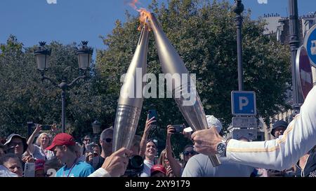 Die Pariser Paralympics Flamme in Pigalle Stockfoto