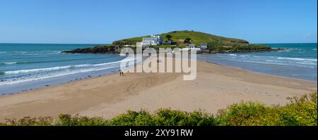 Panorama mit Blick über die Bucht in Richtung Burgh Island von Bigbury-on-Sea Stockfoto