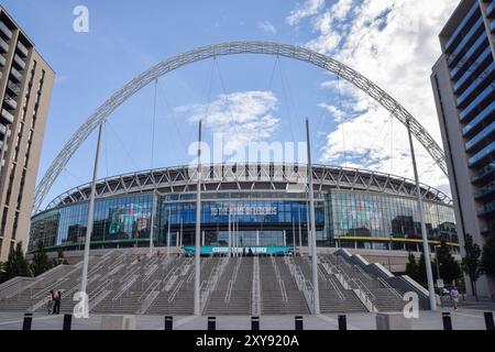 London, Großbritannien. August 2024. Außenansicht des Wembley Stadions bei Tag. Quelle: Vuk Valcic/Alamy Stockfoto