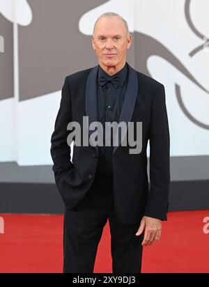 Der amerikanische Schauspieler Michael Keaton nimmt am 28. August 2024 am Eröffnungsabend/der Premiere von BeetleJuice BeetleJuice beim 81. Venedig Film Festival in Venedig Teil. Foto von Rune Hellestad/UPI Stockfoto