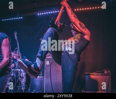 Die britische Punk-Rock-Band Bad Nerves spielte am 7. Mai 2024 mit dem Sänger Bobby Nerves in der Richmond Music Hall in Richmond VA, USA Stockfoto