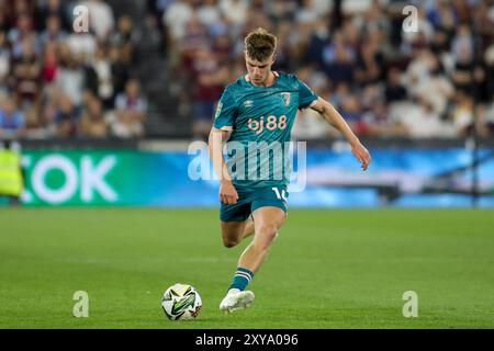 London, Großbritannien. August 2024. London, England, 28. August 2024: Alex Scott (14 Bournemouth) während des Carabao Cup Spiels zwischen West Ham United und Bournemouth im London Stadium in London, England (Alexander Canillas/SPP) Credit: SPP Sport Press Photo. /Alamy Live News Stockfoto