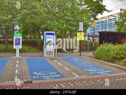 BP Pulse EV-Ladestation im Zentrum von Milton Keynes Stockfoto