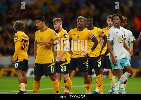 Wolverhampton, Großbritannien. August 2024. Wölfe Spieler während des Carabao Cup 2nd Round Matches zwischen Wolverhampton Wanderers und Burnley Credit: MI News & Sport /Alamy Live News Stockfoto