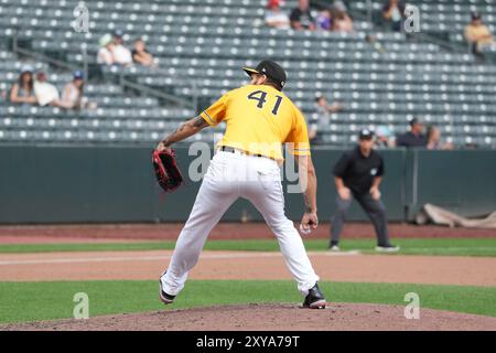 25. August 2024: Der Salzsee Pitcher Hans Crouse (41) wirft während des Spiels mit dem Round Rock Express und Salt Lake Bees im Smiths Field in Salt Lake UT einen Platz. David Seelig/Cal Sport Medi Stockfoto