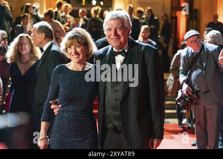 FRANKFURT AM MAIN, Deutschland, 18. Oktober 2019: Ministerpräsident Volker Bouffier (*1951, deutscher Politiker (CDU), Ministerpräsident von Hessen) kommt Stockfoto