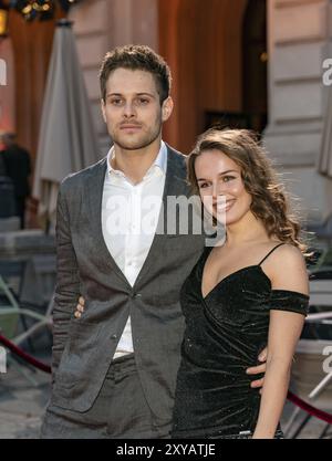 FRANKFURT AM MAIN, DEUTSCHLAND, 18. Oktober 2019: Philip Birnstiel und Darya Gritsyuk bei ihrer Ankunft auf dem Roten Teppich beim Hessischen Film- un Stockfoto