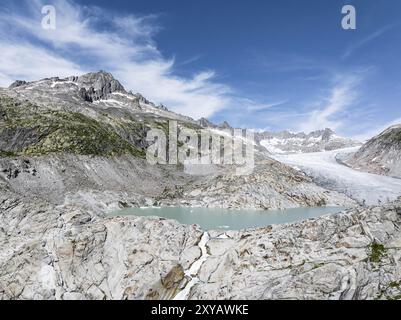 Rhonegletscher, Talgletscher im Quellgebiet der Rhone in den Schweizer Alpen. Schmelzender Gletscher, der Gletscher wird immer kleiner. Drohne Pho Stockfoto