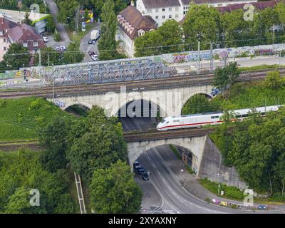 Eisenbahnbrücken am Nordbahnhof mit ICE, Infrastruktur der Deutschen Bahn AG. Stuttgart. Stuttgart, Baden-Württemberg, Deutschland, Europa Stockfoto