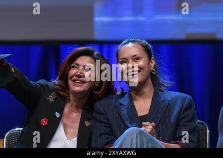 Bonn, 8. Juni 2019: Shohreh Aghdashloo und Frankie Adams auf der FedCon 28, einer viertägigen Science-fiction-Convention. FedCon 28 fand im Juni 7-10 2019, Europ statt Stockfoto