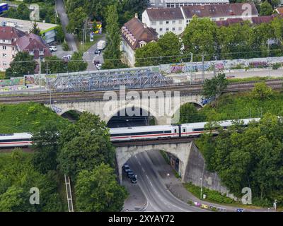 Eisenbahnbrücken am Nordbahnhof mit ICE, Infrastruktur der Deutschen Bahn AG. Stuttgart. Stuttgart, Baden-Württemberg, Deutschland, Europa Stockfoto