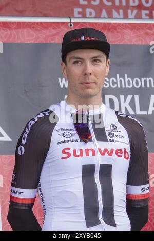 ESCHBORN, DEUTSCHLAND, 1. MAI: Radfahrer %1 (%2) meldet sich beim Radrennen Eschborn-Frankfurt an, einem jährlichen klassischen Radrennen, das in Eschborn und f startet Stockfoto