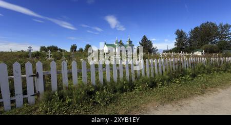 Die heilige Verklärung unseres Herrn Russisch-orthodoxe Kirche und Friedhof in Ninilchik, Kenai-Halbinsel Stockfoto