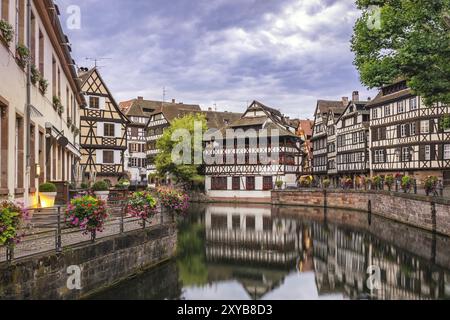 Straßburg, Frankreich, bunten Fachwerk Haus Skyline der Stadt. Stockfoto