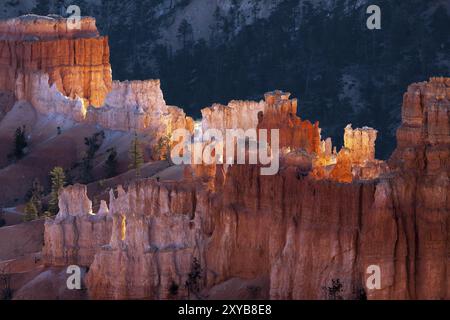 Erste Strahlen der Sonne markante Bryce Canyon Stockfoto