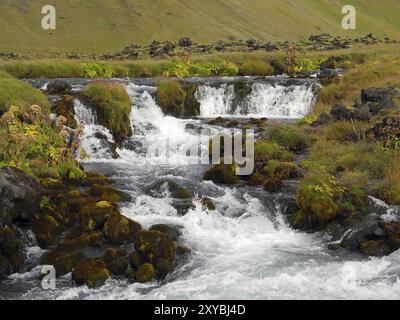 Wasserfall auf der Ringstraße im Süden Islands Stockfoto