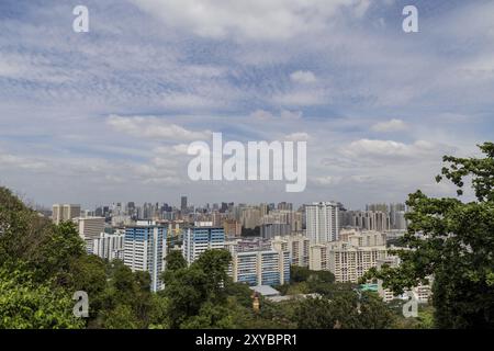 Blick vom Mount Fabor auf die südlichen Grate in Singapur Stockfoto