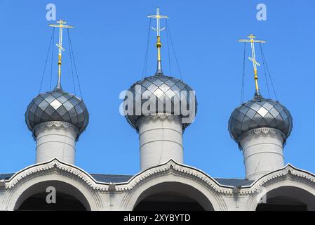 Glockenturm der Himmelfahrt-Kathedrale des Kremls in Rostow Weliky, Russland, Europa Stockfoto